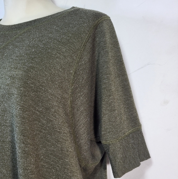 Freeloader Green T-Shirt Sweater - Picture 3 of 6